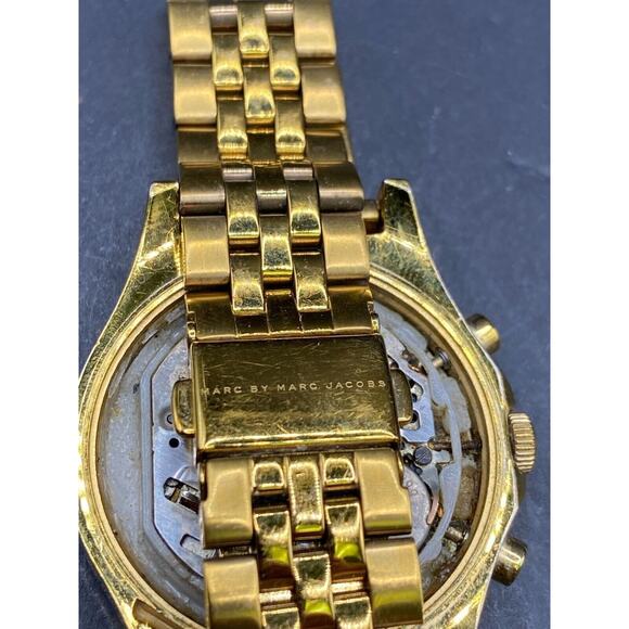 MARC by MARC JACOBS Fergus Chronograph Silver Dial Gold-tone Watch For Repair main image 6